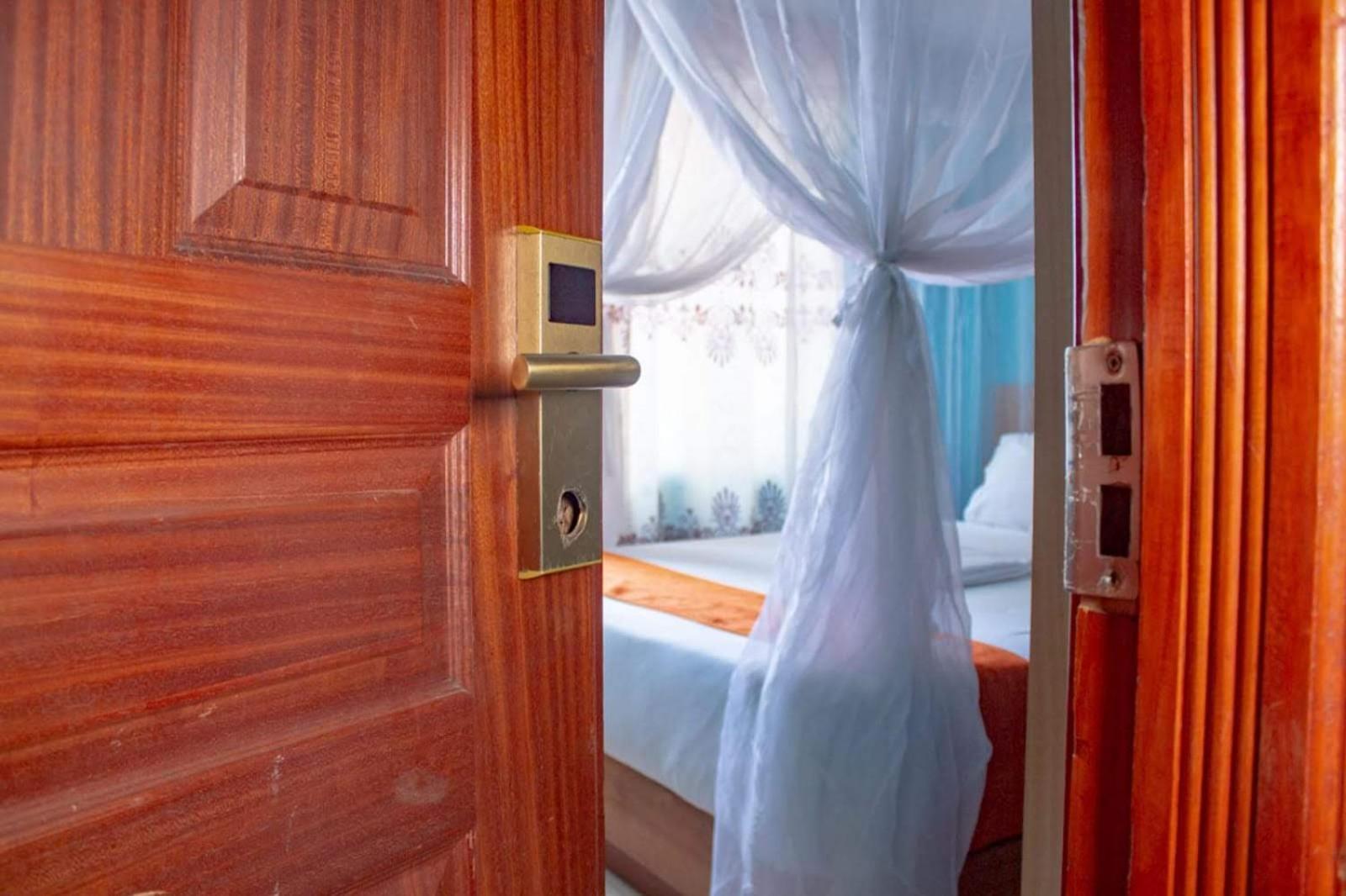Deka Hotel Ngara Equity Nairobi Bagian luar foto