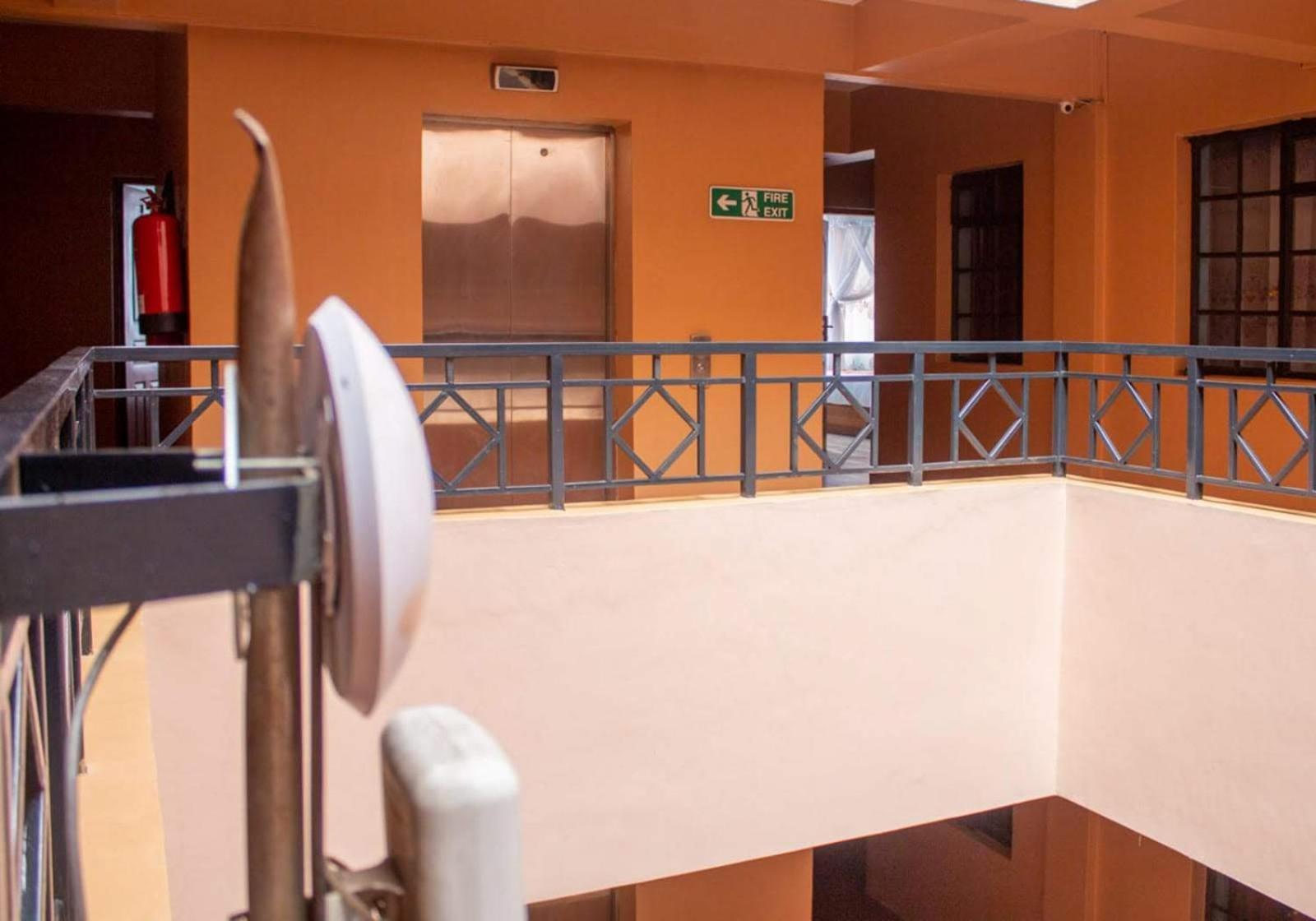 Deka Hotel Ngara Equity Nairobi Bagian luar foto