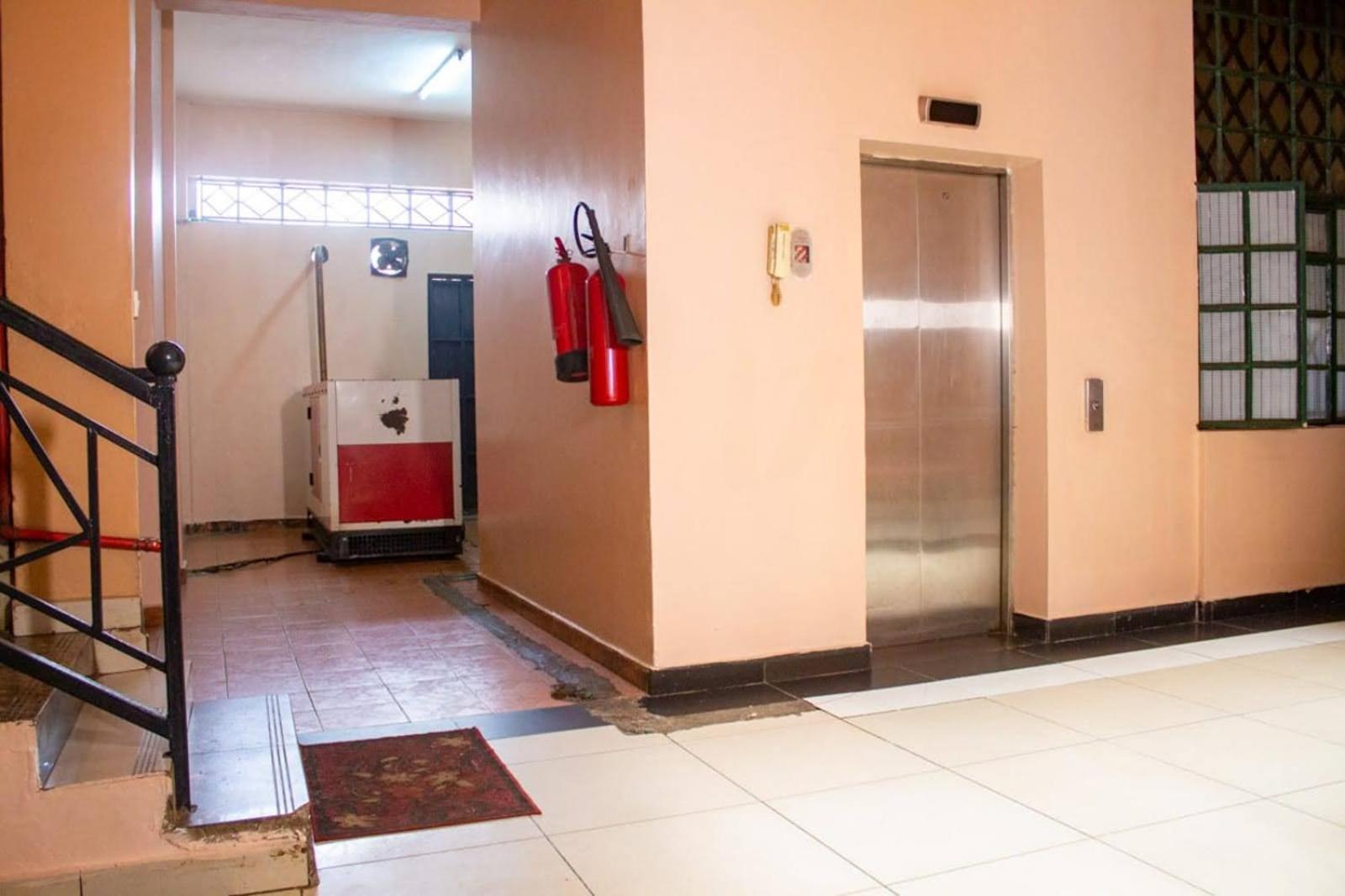 Deka Hotel Ngara Equity Nairobi Bagian luar foto